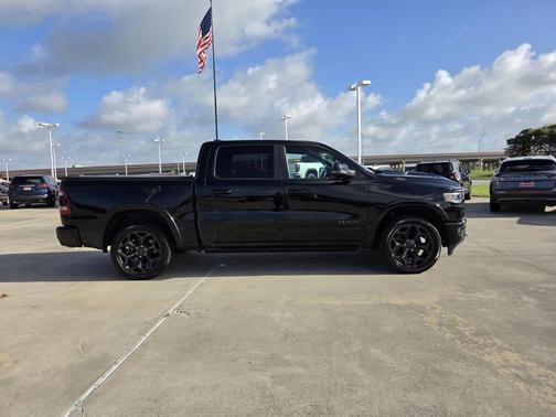 Diamond Black Crystal Pearlcoat 2023 RAM 1500 Limited