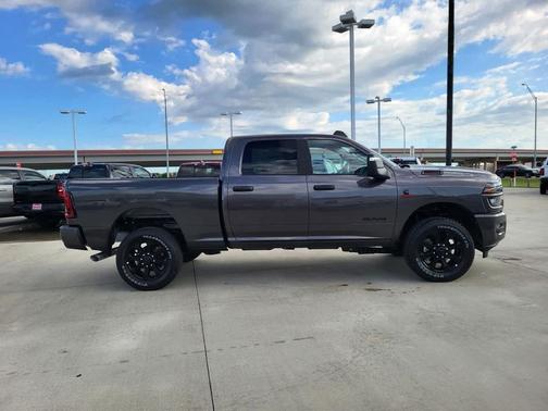 2025 RAM 2500 Big Horn Crew Cab 4x4 6'4' Box