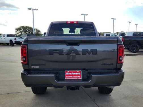 2025 RAM 2500 Big Horn Crew Cab 4x4 6'4' Box