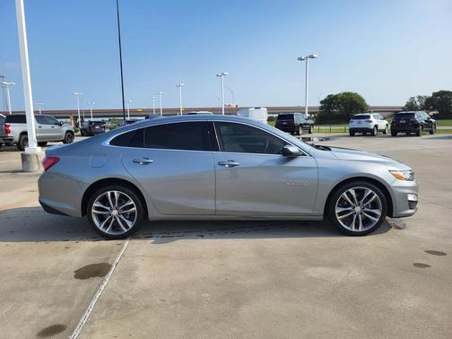 Sterling Gray Metallic 2024 Chevrolet Malibu FWD 2LT