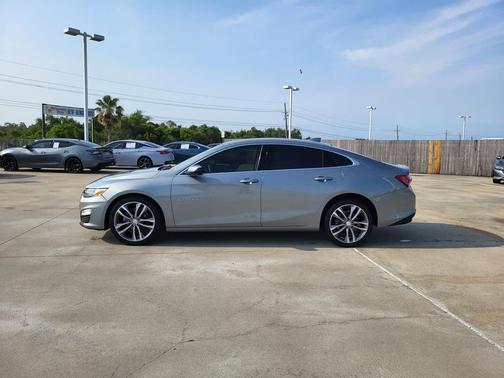 Sterling Gray Metallic 2024 Chevrolet Malibu FWD 2LT