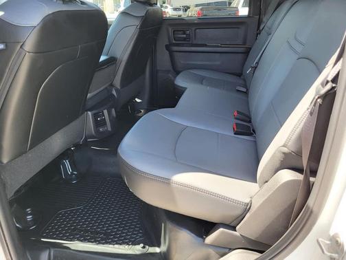 2025 RAM 2500 Tradesman Crew Cab 4x4 8' Box