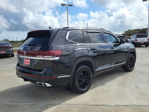 Deep Black Pearl 2024 Volkswagen Atlas 2.0T SEL Premium R-Line 4MOTION