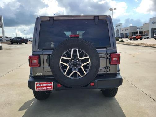 2025 Jeep Wrangler 4-Door Sahara 4x4