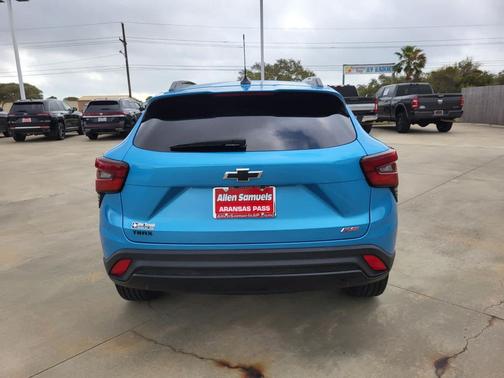 Marina Blue Metallic 2025 Chevrolet Trax FWD 2RS
