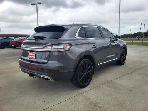 Asher Gray Metallic Clearcoat 2023 Lincoln Nautilus Reserve