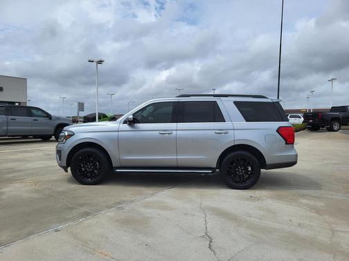 Iconic Silver Metallic 2023 Ford Expedition XLT
