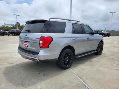 Iconic Silver Metallic 2023 Ford Expedition XLT