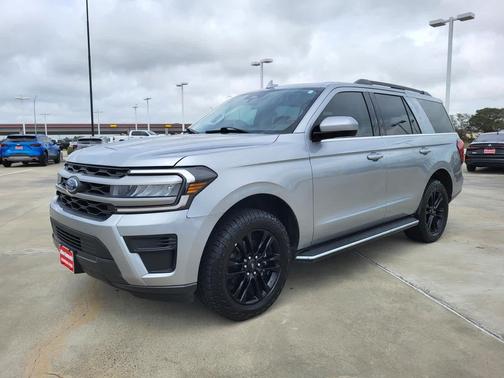 Iconic Silver Metallic 2023 Ford Expedition XLT