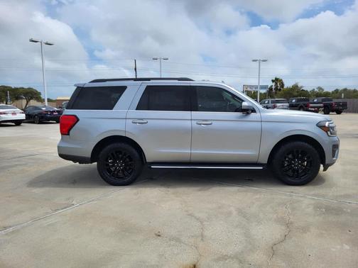 Iconic Silver Metallic 2023 Ford Expedition XLT
