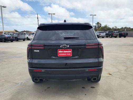 Mosaic Black Metallic 2024 Chevrolet Traverse LS