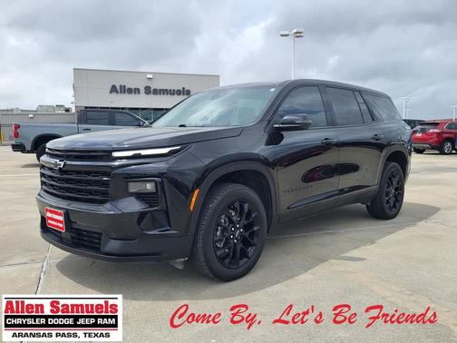 Mosaic Black Metallic 2024 Chevrolet Traverse LS