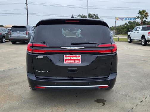 2025 Chrysler Pacifica L
