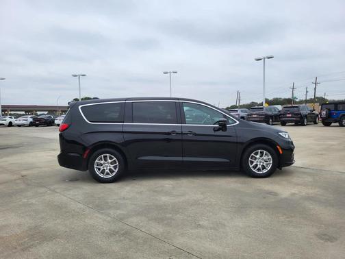 2025 Chrysler Pacifica L