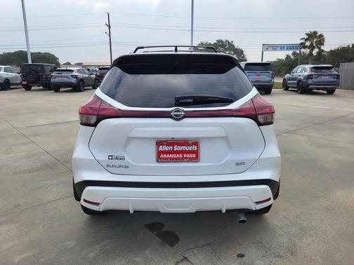 2024 Nissan Kicks SR