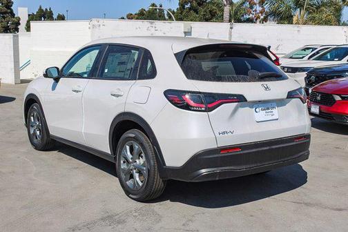 Platinum White Pearl 2026 Honda HR-V LX