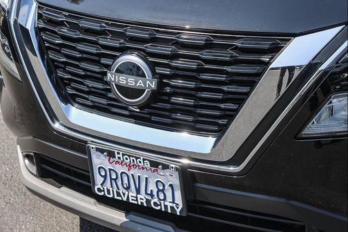 Super Black 2023 Nissan Rogue SV