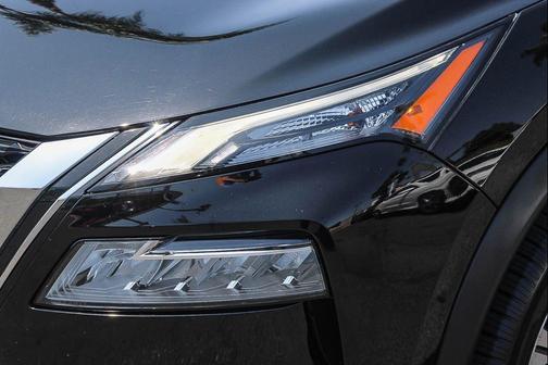 Super Black 2023 Nissan Rogue SV