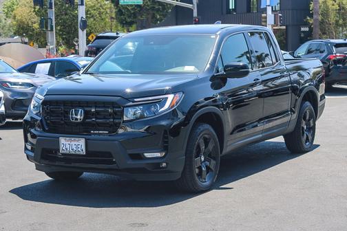Crystal Black Pearl 2025 Honda Ridgeline