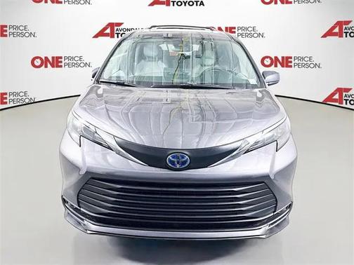 2025 Toyota Sienna LE