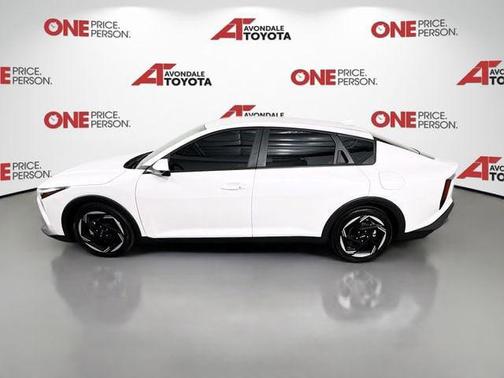 Snow White Pearl 2025 Kia K4 EX