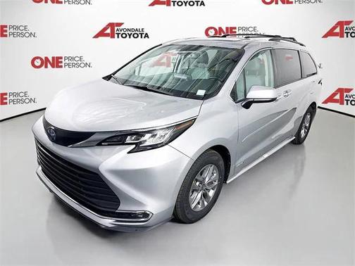 2021 Toyota Sienna XLE 8 Passenger