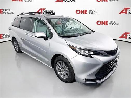 2021 Toyota Sienna XLE 8 Passenger