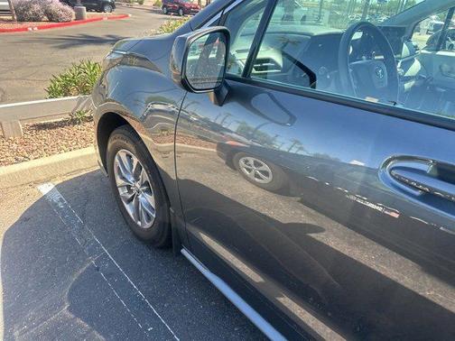 2025 Toyota Sienna LE