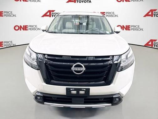 Pearl White Tricoat 2022 Nissan Pathfinder SL 2WD