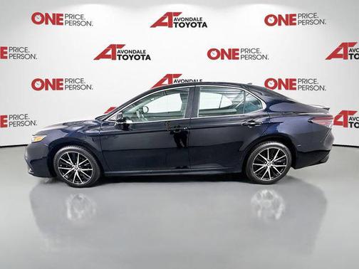 Midnight Black 2024 Toyota Camry SE