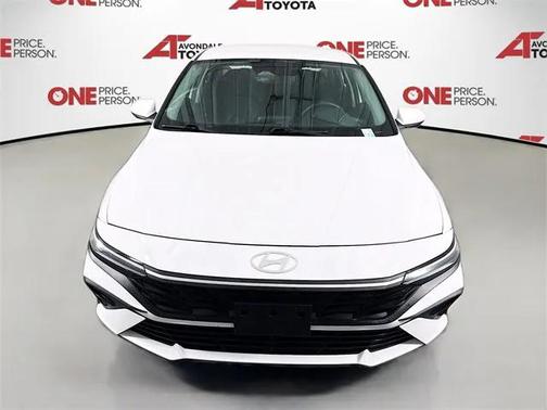 2024 Hyundai ELANTRA SE