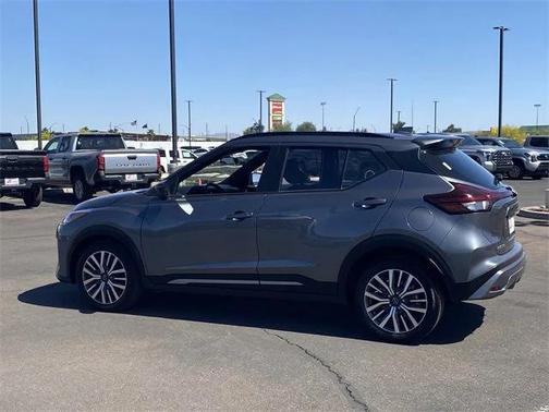 2024 Nissan Kicks SR