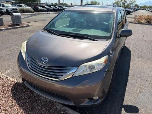 2017 Toyota Sienna XLE