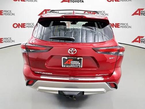 2026 Toyota Highlander Hybrid Platinum