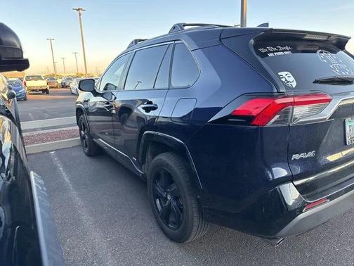 2020 Toyota RAV4 Hybrid SE
