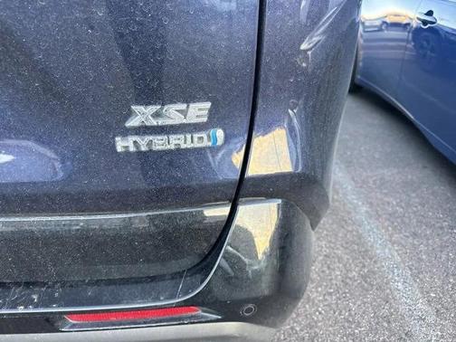 2020 Toyota RAV4 Hybrid SE