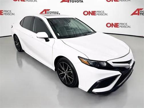 2024 Toyota Camry SE