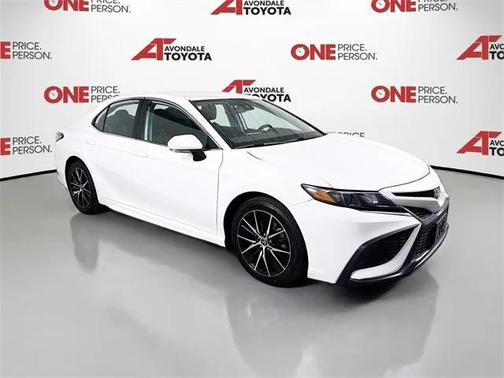 2022 Toyota Camry SE