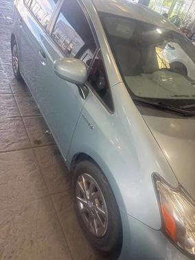 2016 Toyota Prius v Three
