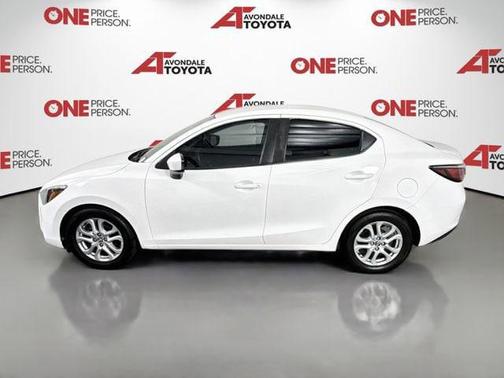 Frost 2017 Toyota Yaris iA Base