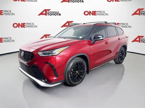 Ruby Flare Pearl 2023 Toyota Highlander XSE