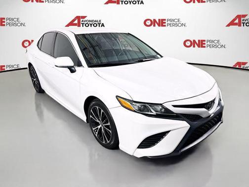Super White 2020 Toyota Camry SE