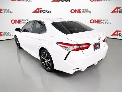 Super White 2020 Toyota Camry SE