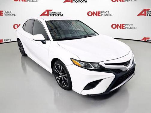 Super White 2020 Toyota Camry SE