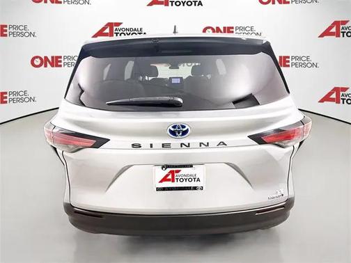 2022 Toyota Sienna LE