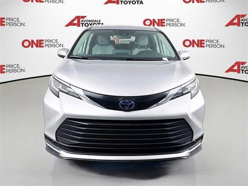 2022 Toyota Sienna LE