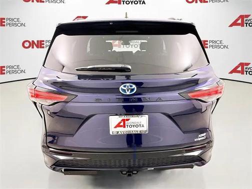 2021 Toyota Sienna XSE 7 Passenger