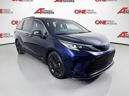 2021 Toyota Sienna XSE 7 Passenger