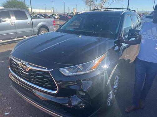2023 Toyota Highlander Platinum