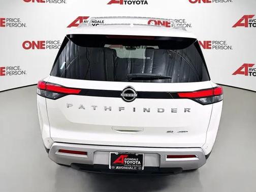 2023 Nissan Pathfinder SL 4WD